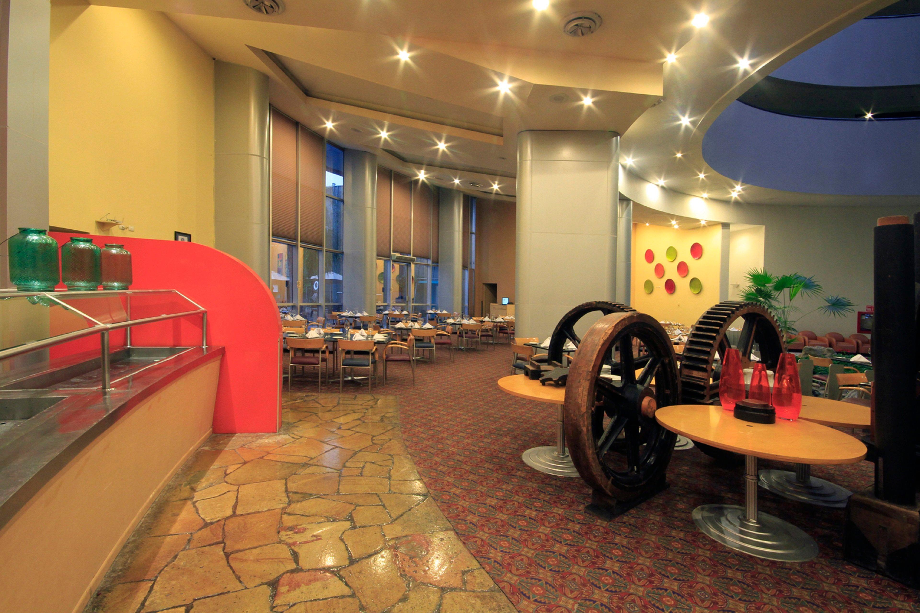 فندق هوليداي إن مونتيري-بارك فونديدورا المظهر الخارجي الصورة The restaurant