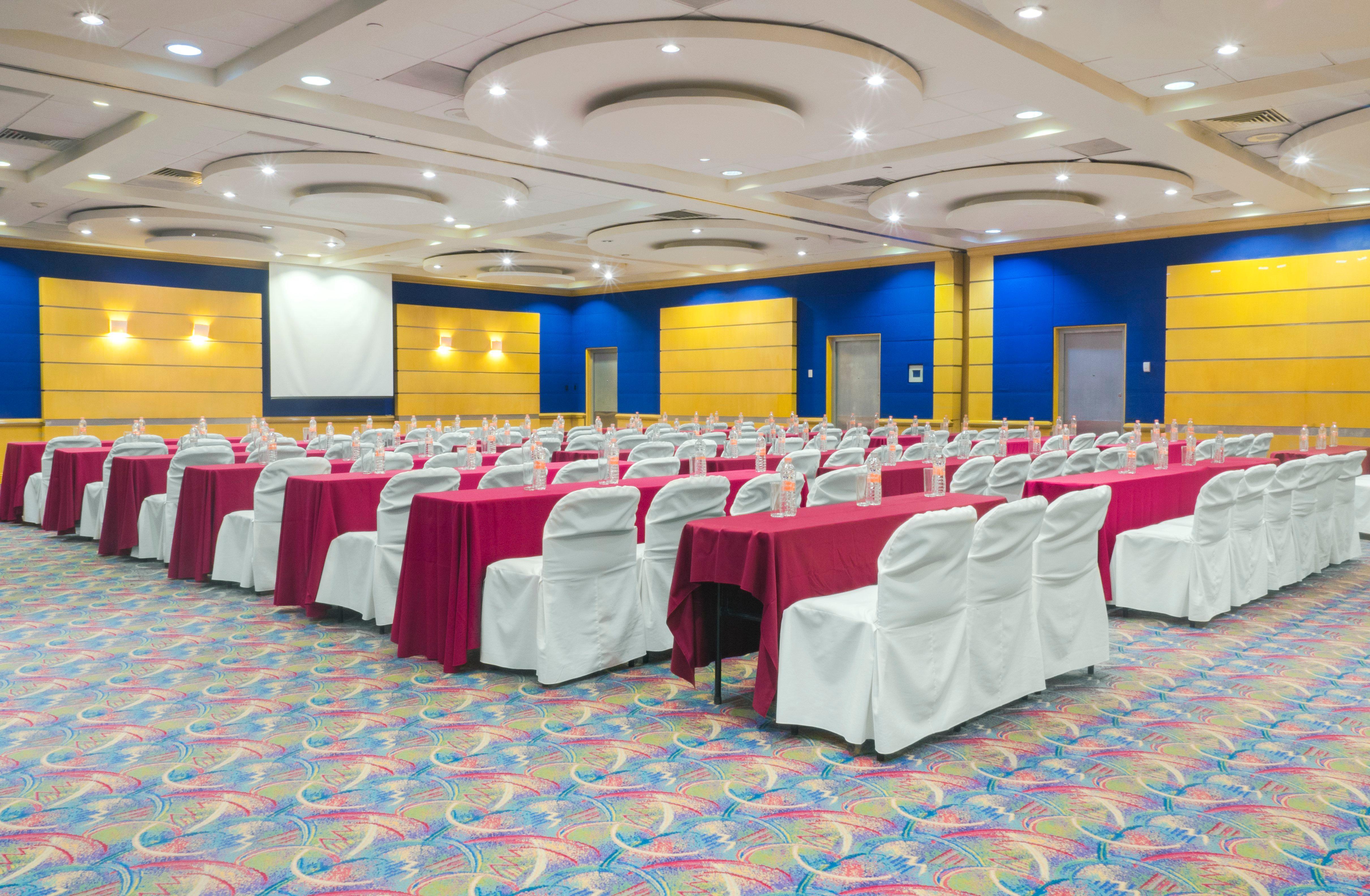 فندق هوليداي إن مونتيري-بارك فونديدورا المظهر الخارجي الصورة Convention Center