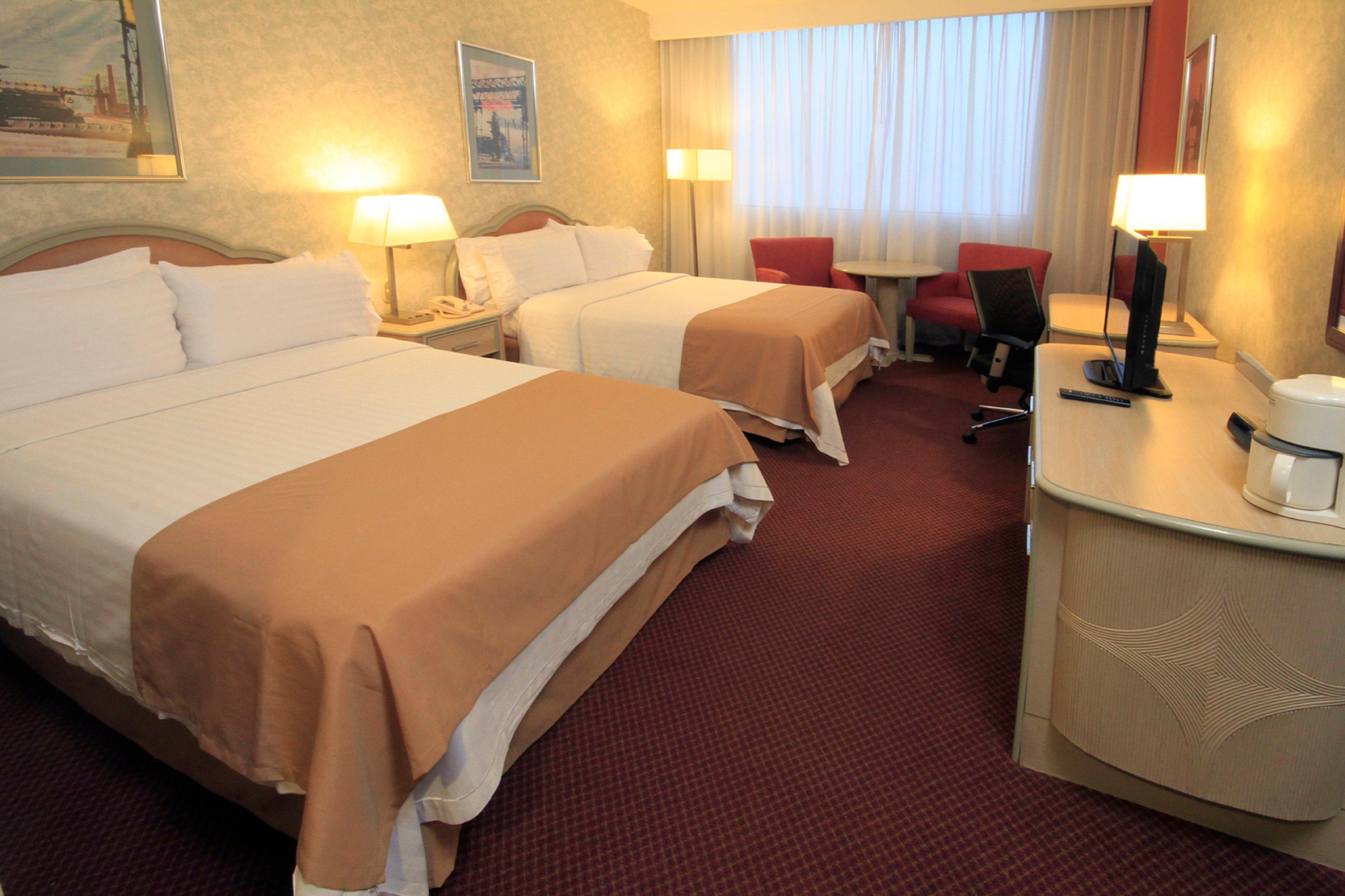 فندق هوليداي إن مونتيري-بارك فونديدورا المظهر الخارجي الصورة A typical guest room at the Holiday Inn