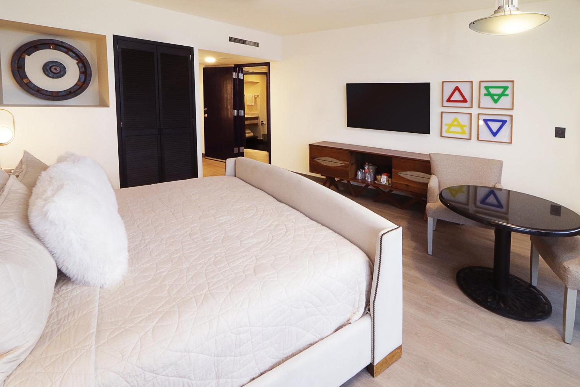فندق هوليداي إن مونتيري-بارك فونديدورا المظهر الخارجي الصورة A room at the hotel