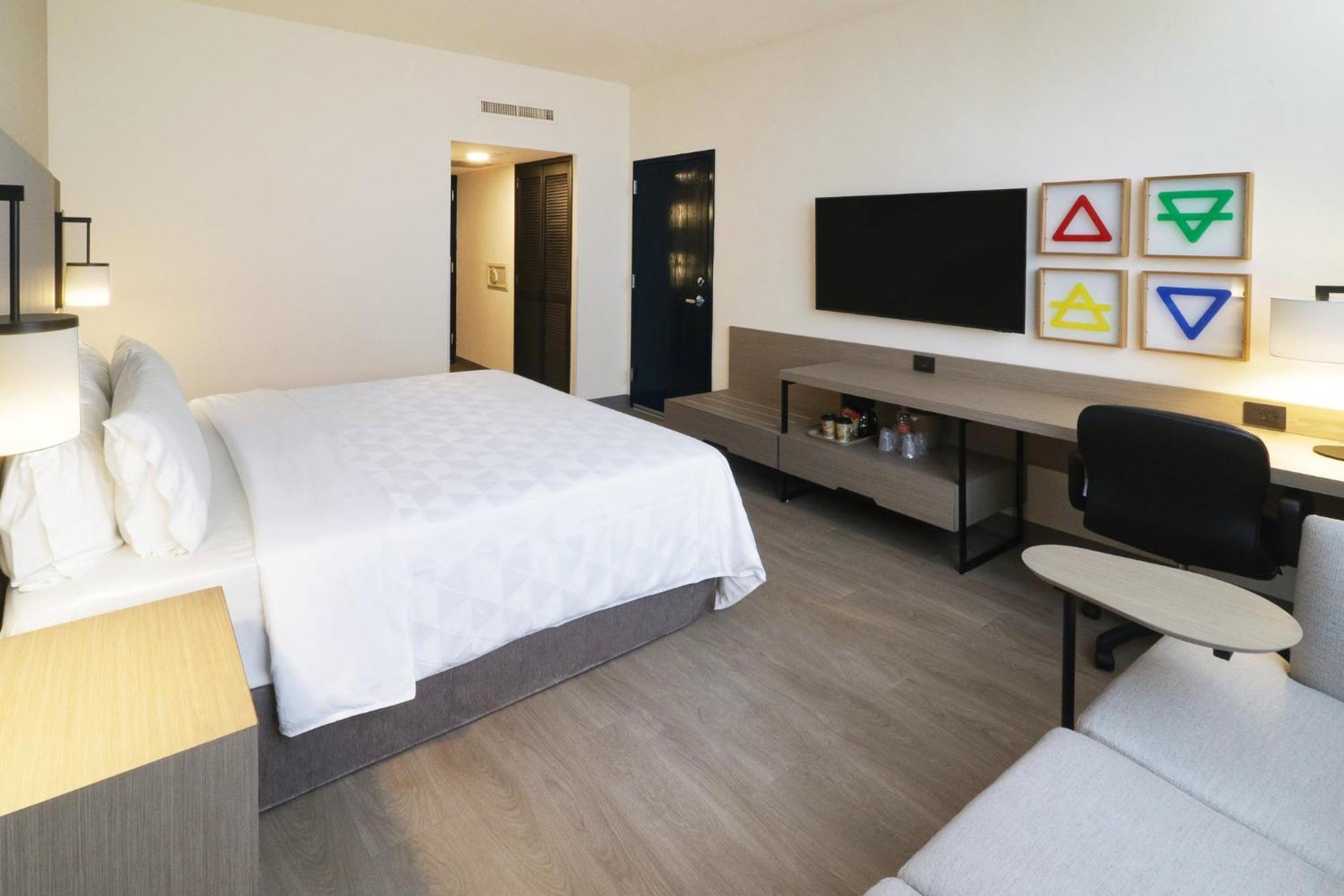 فندق هوليداي إن مونتيري-بارك فونديدورا المظهر الخارجي الصورة A room at the Hilton Garden Inn in San Francisco